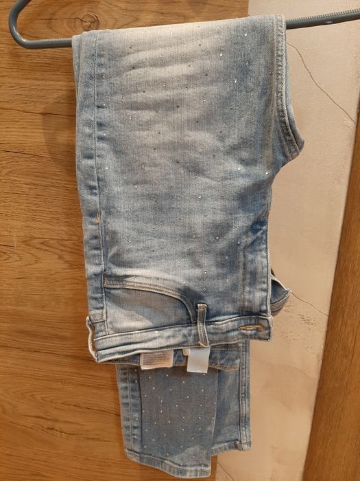 Дамски дънки и панталони