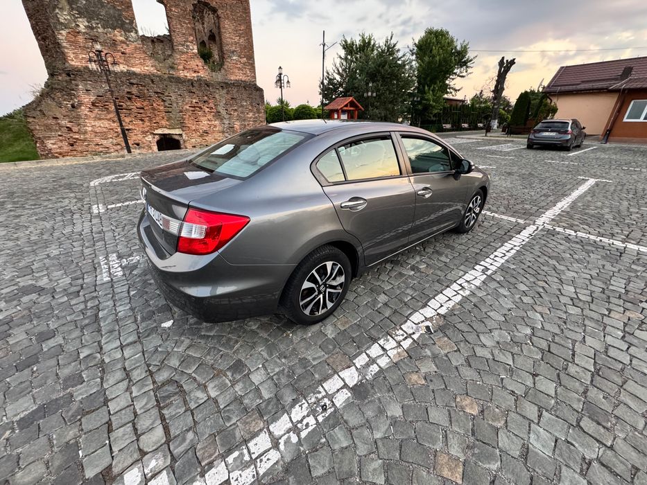 Honda Civic 4D 1.8 ES M/T Executive