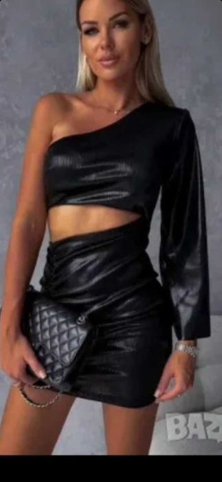 Рокля с един ръкав