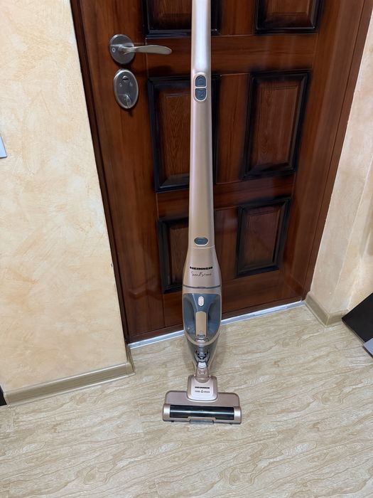 Aspirator vertical 2 in 1, Heinner, 150 W, 2 viteze, auriu sidefat