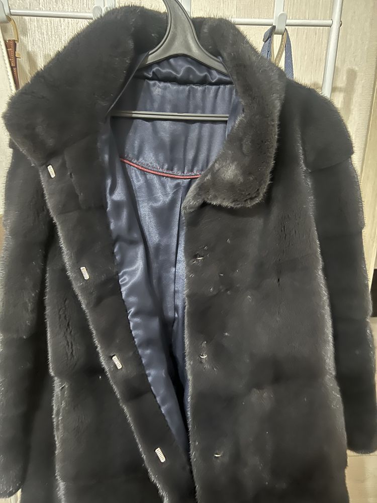Продам норковую шубу.