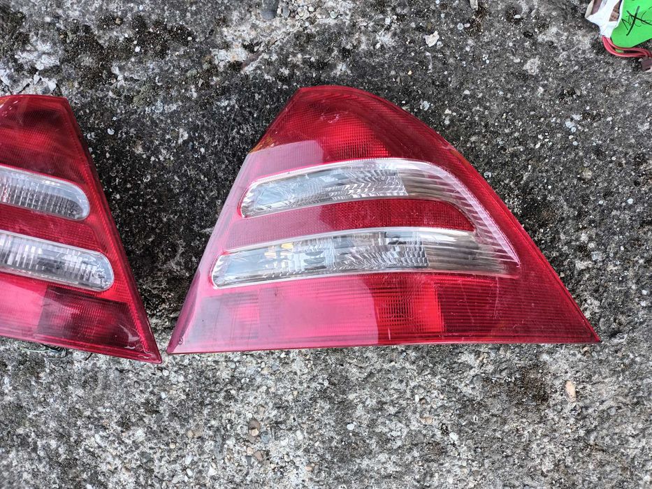 ляв и десен стоп за мерцедес Ц класа В203 седан MERCEDES C class W203