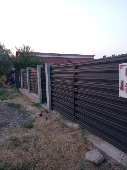 Construim garduri la comanda clientului