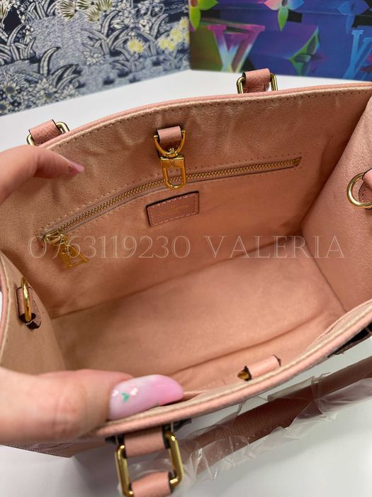 Geanta Louis Vuitton Onthego pm Piele Roz