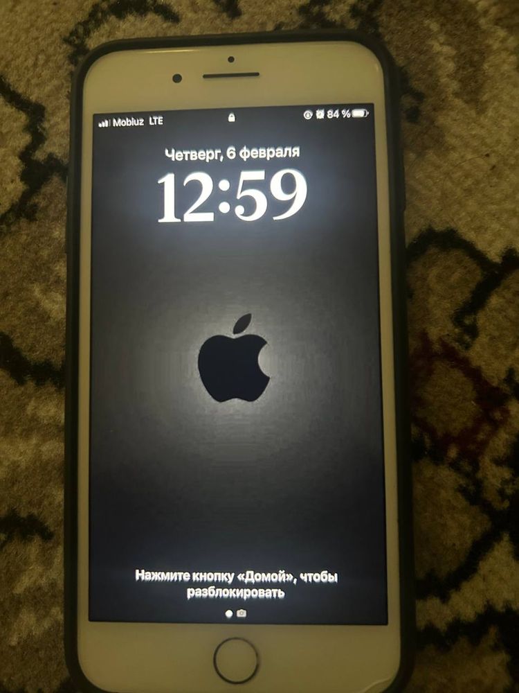 Iphone 8+ rangi oq