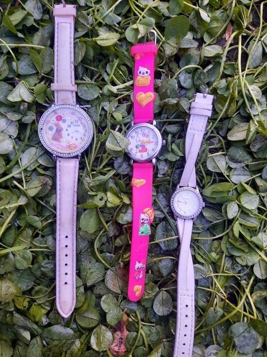 Продам часы и брелки