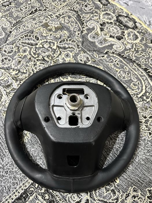 Продам Руль от Малибу 1 и от Жентры