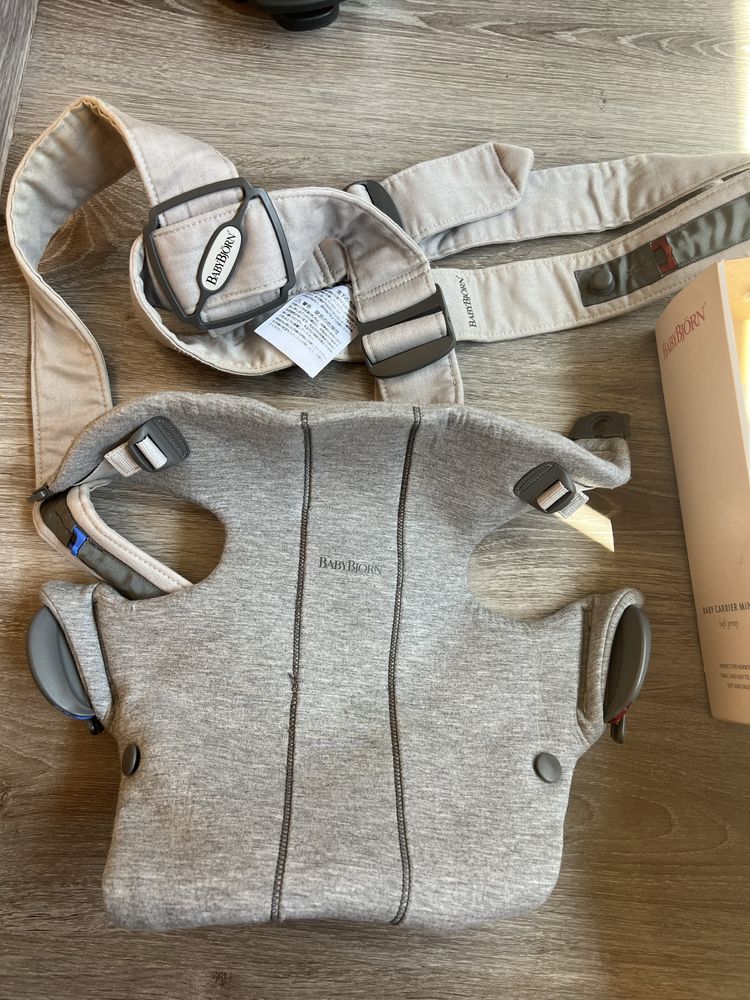 BabyBjörn Бебешко кенгуру Mini, Jersey 3D, Light Grey