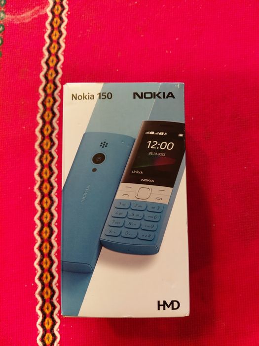 Продавам чисто ново телефон  с копчета!