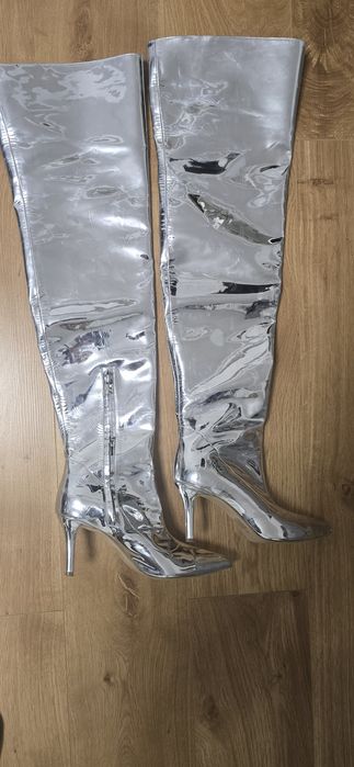 Cizme Faiblesse piele 100% si lac,nr 40,purtate 1 data la cate 1 even
