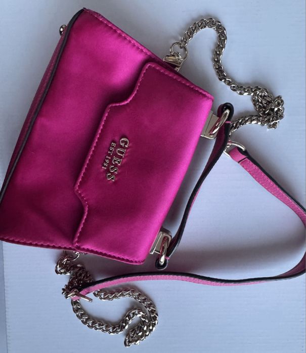Оригинална чанта Guess