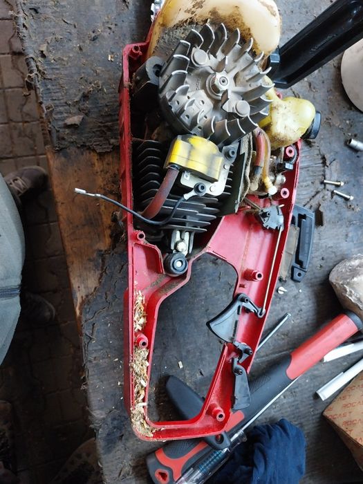 Reparații utilaje grădinărit și motocase , drujbe