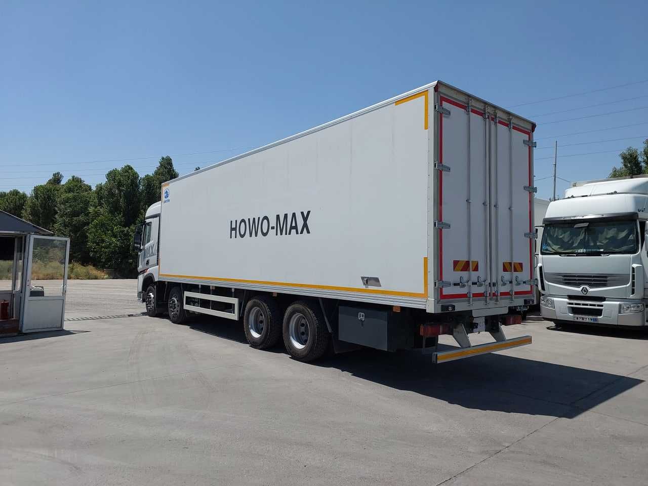 Фургон HOWO MAX 20 - 25 тонн на подушках