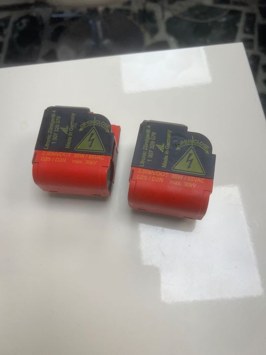 Оригинални ДВА РАБОТЕЩИ БАЛАСТА За ПЕЖО 407 2007 година