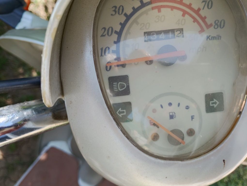 Se vinde scuter Garelli 50 si Honda Lead 100