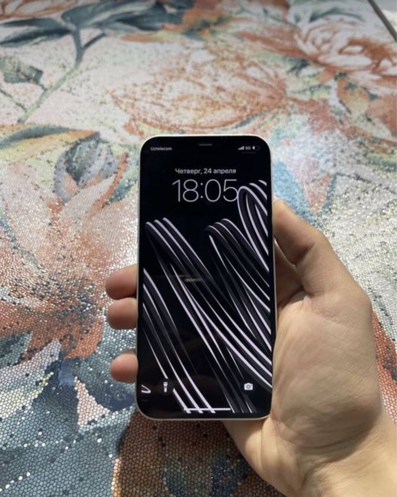 Iphone.  12 64 gb