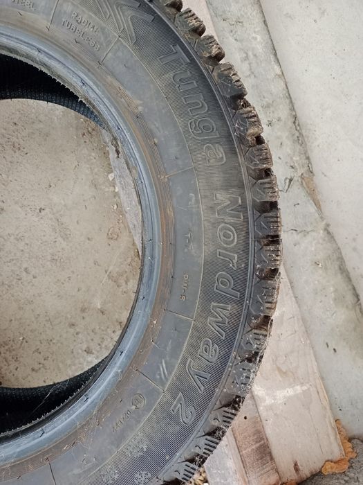 Продам зимние шины.