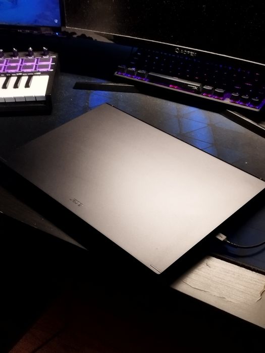 laptop gaming acer aspire 7 + mouse cadou