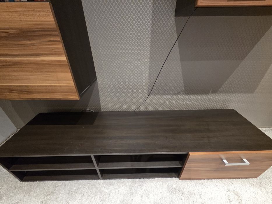 Гардероб, тв шкаф и два стенни шкафа