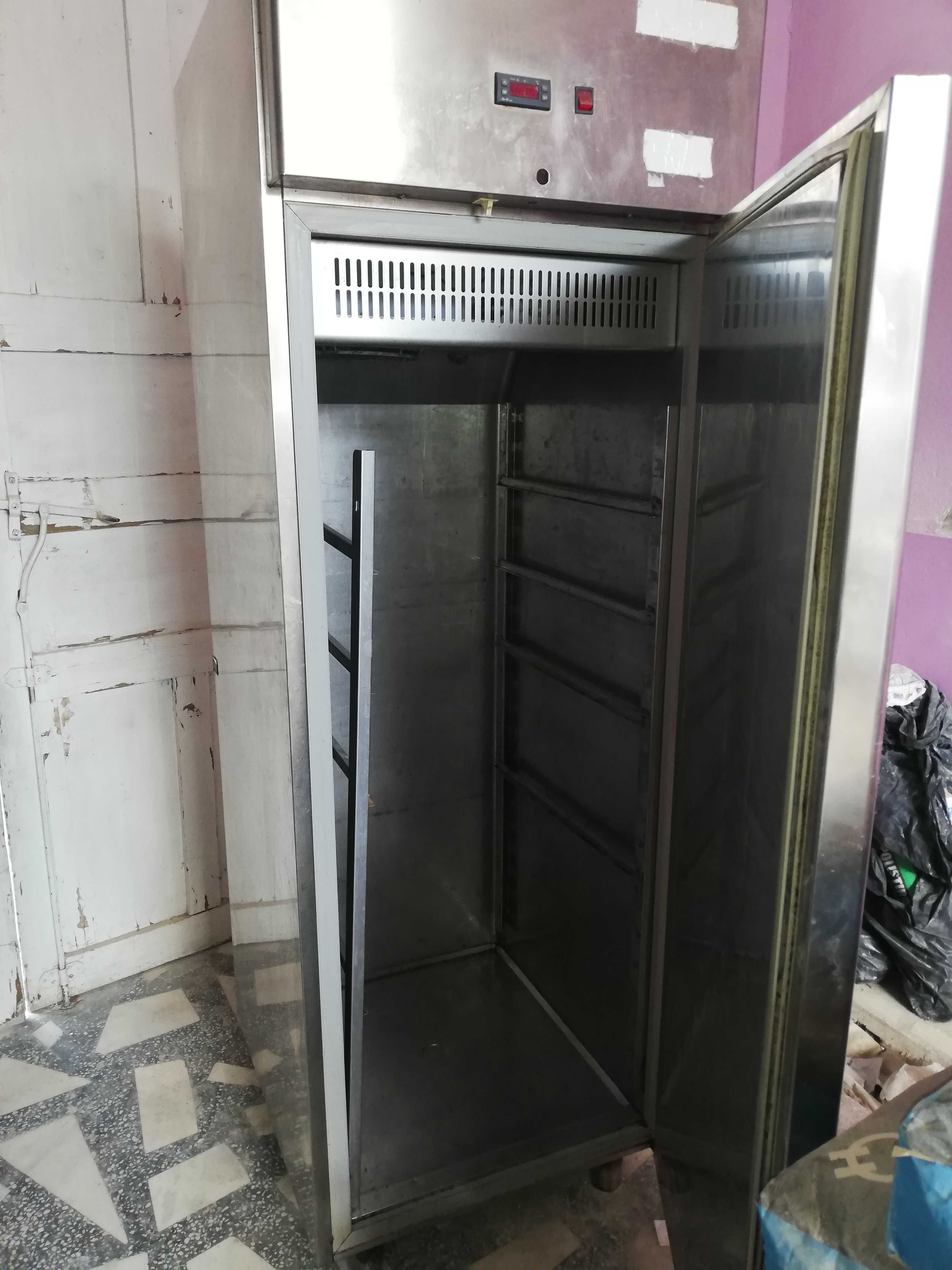 Vând dulap frigorific(frigider)