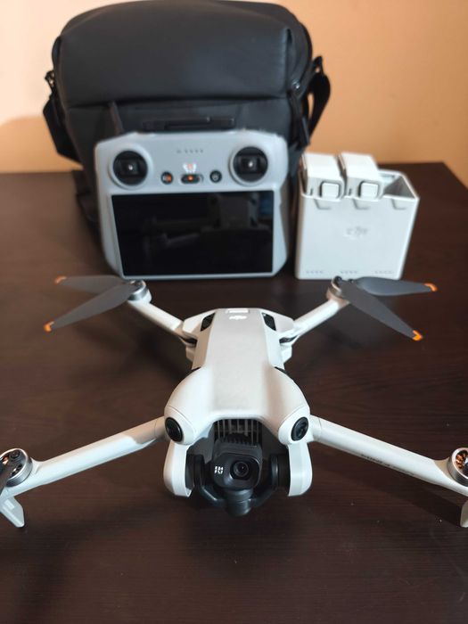 DJI MINI 4 PRO - Fly More Combo + DJI Care Refresh до 08.2026 година!