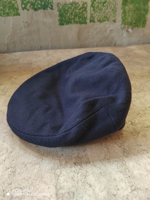 Шапки и каскети.