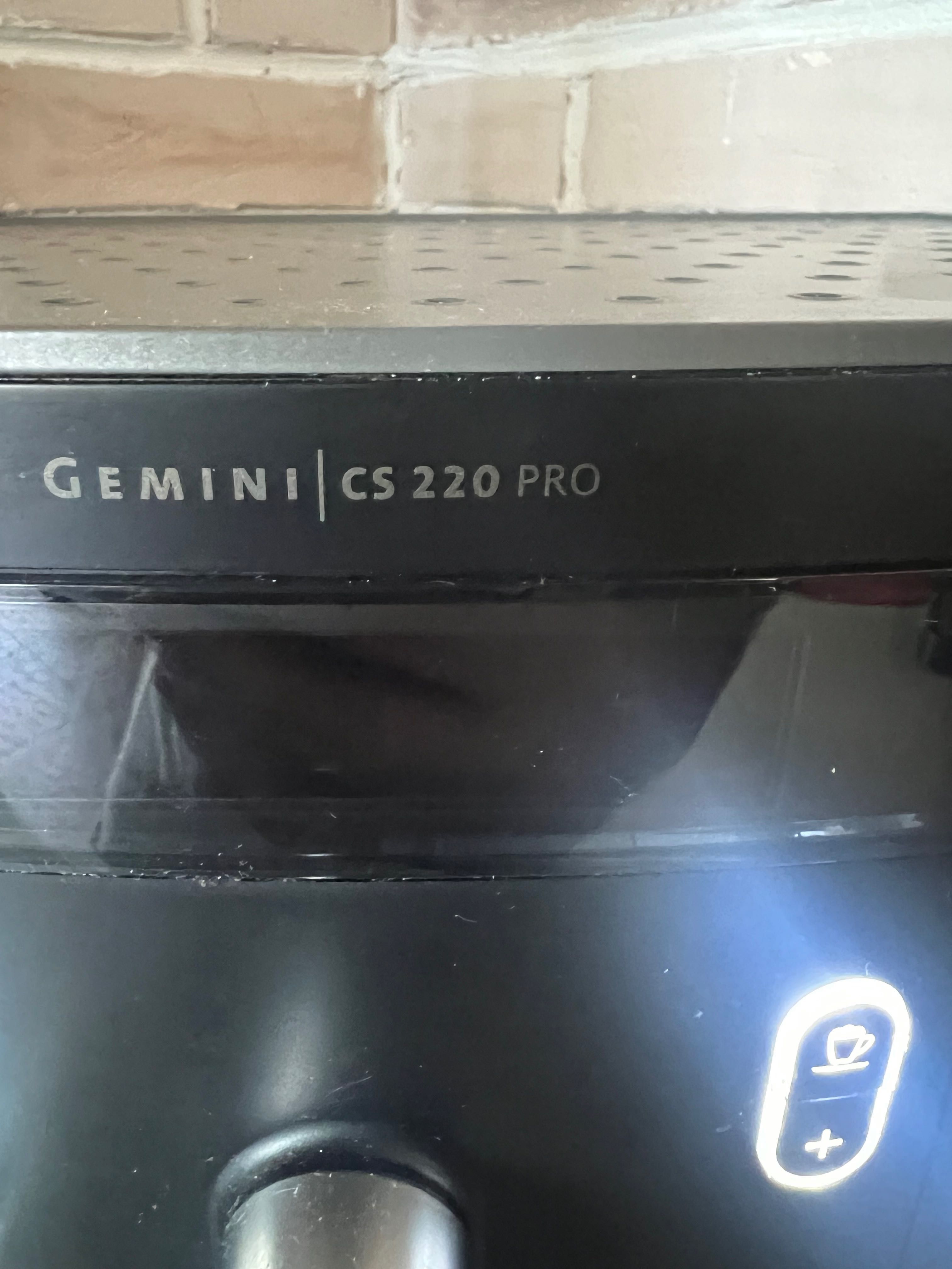 Кафе машина Nesspresso Gemini 220 Pro