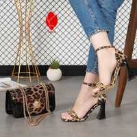 Set versace sandale si geanta
36-41 310 lei
Geanta 270 lei
Set 480 lei