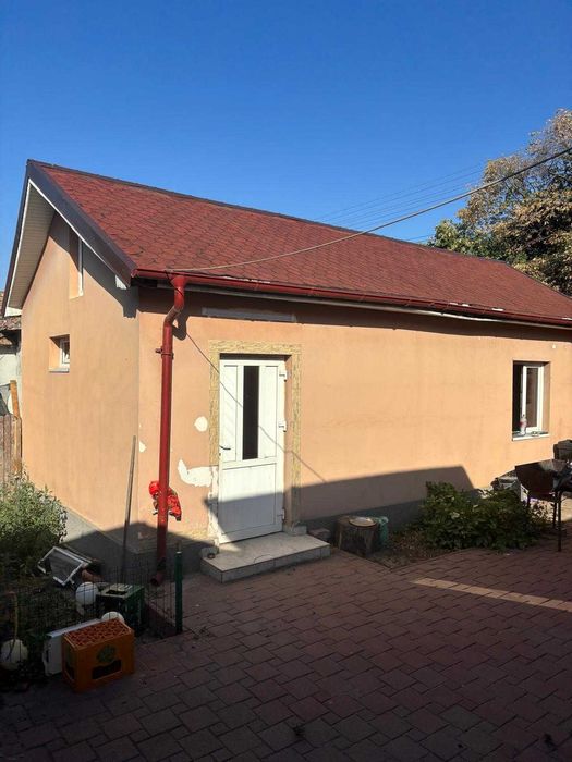 Casa de vânzare în apropierea magazinului Penny