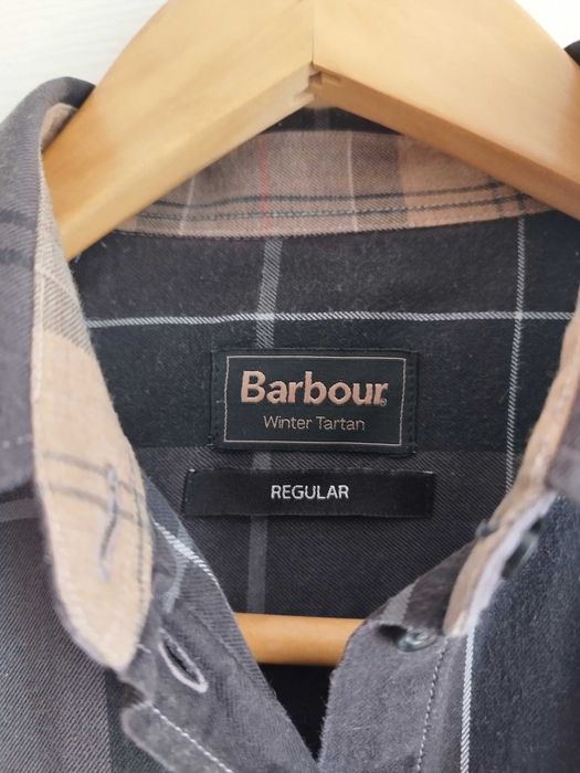 Barbour 12: кремаво бяло дамско яке и риза тартан
