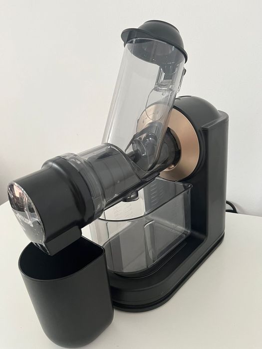 Storcator de fructe si legume prin presare la rece Philips Viva Collec