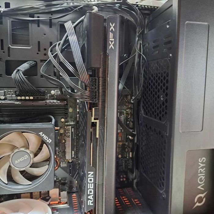 PC Gaming R5 5600X / RX 7700XT 12GB