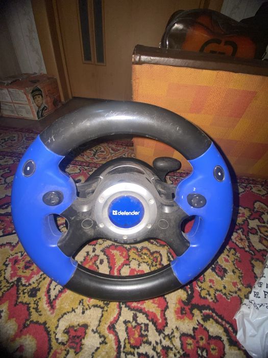 руль для игры на компьютере все рабочее продажа изза не надобности