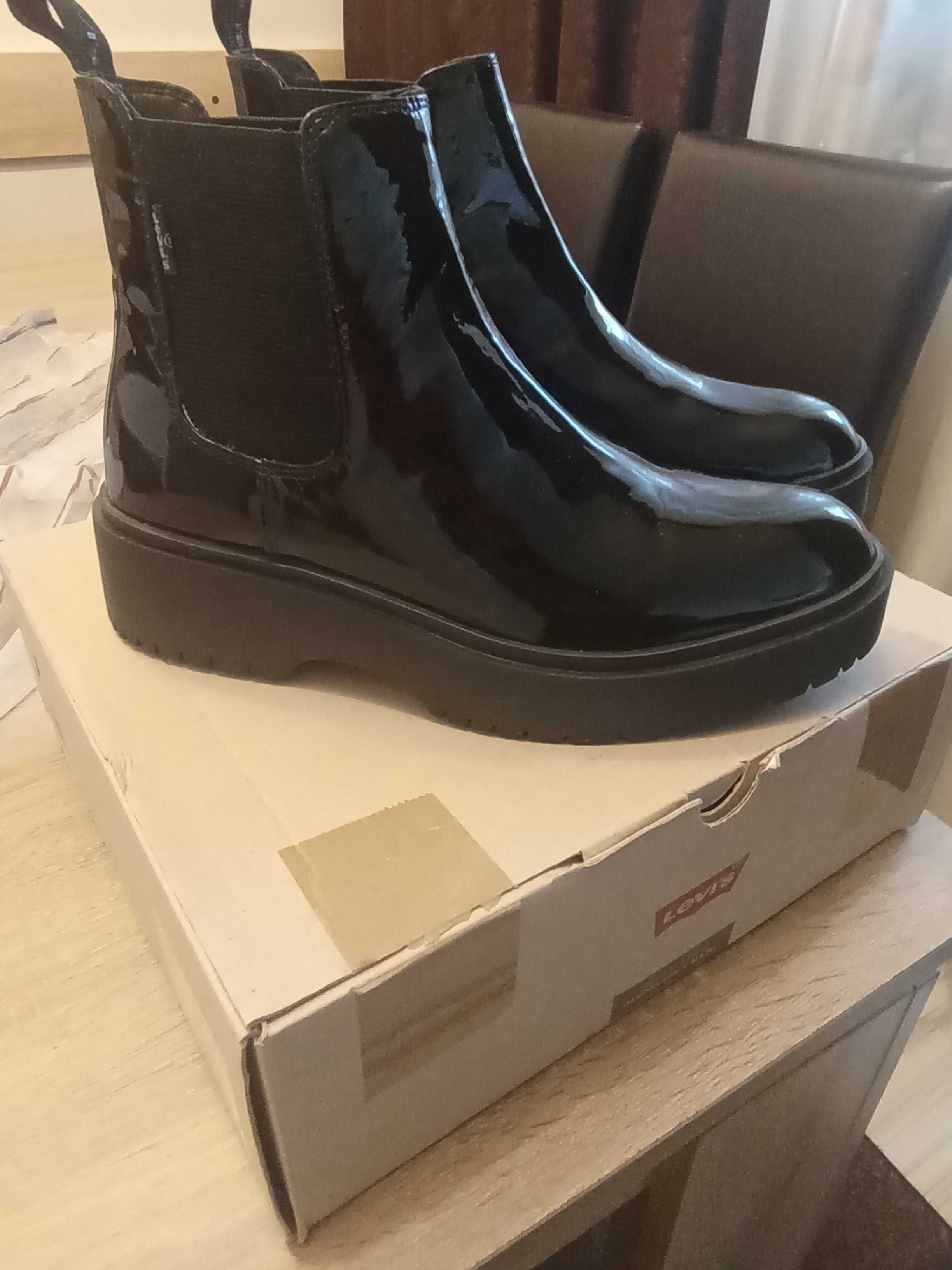 Нови боти LEVI'S