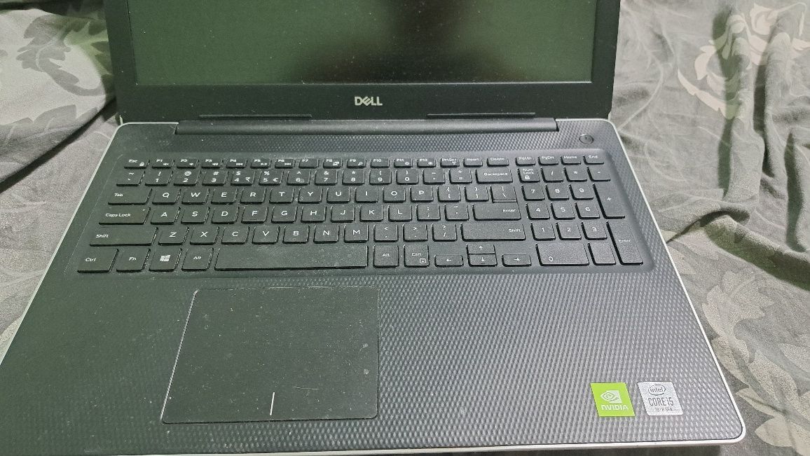 Лаптоп Dell Inspiron 3593