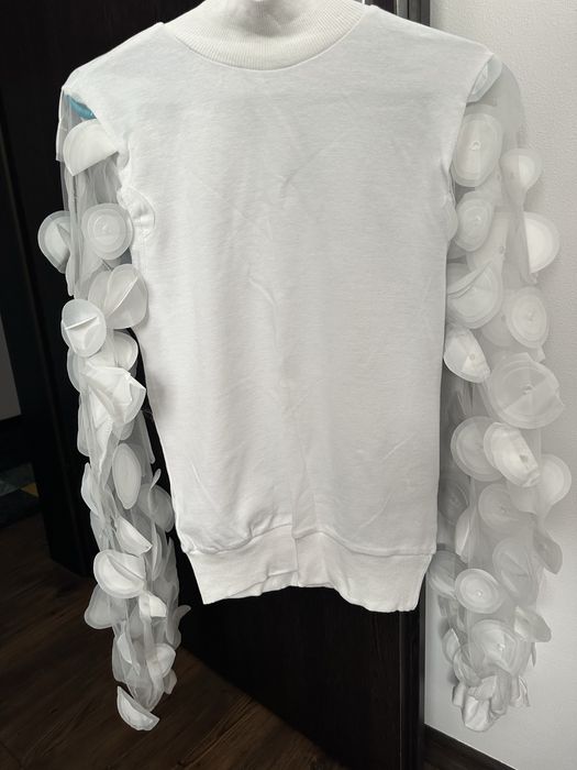 Vand bluza noua cu maneca lunga