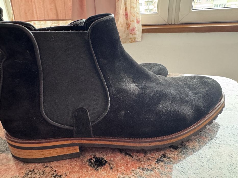 Ghete 41/42 piele intoarsa