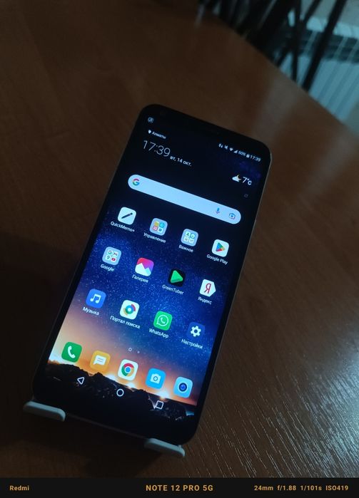 LG Q6 Б/у Идеальное состояние СРОЧНО