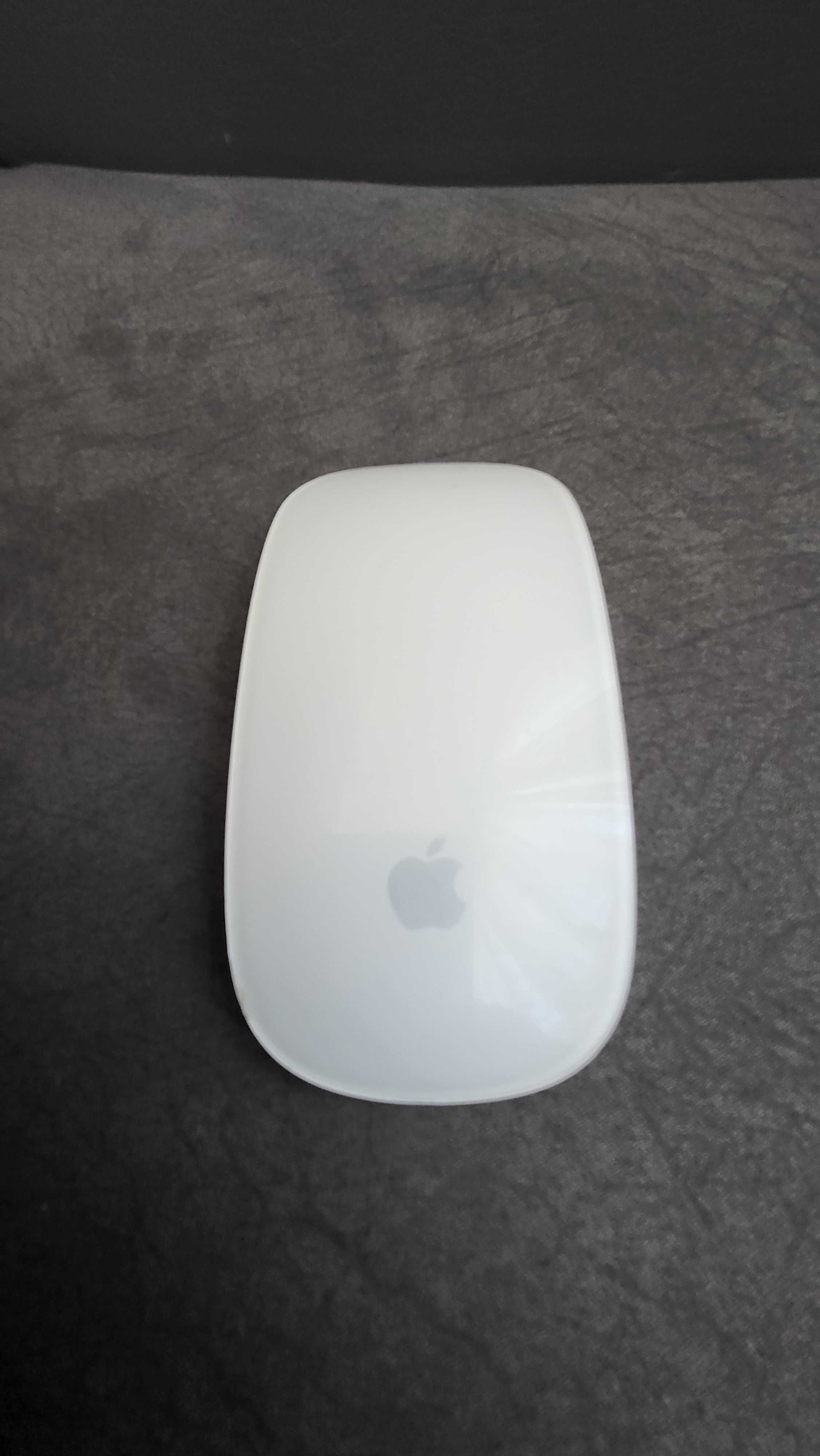 Apple Magic Mouse (A1296) Bluetooth Wireless Laser Mouse - Silver