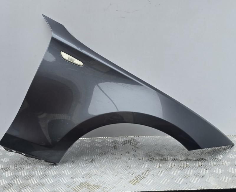 Aripa fata dreapta BMW Seria 1 E81, E87