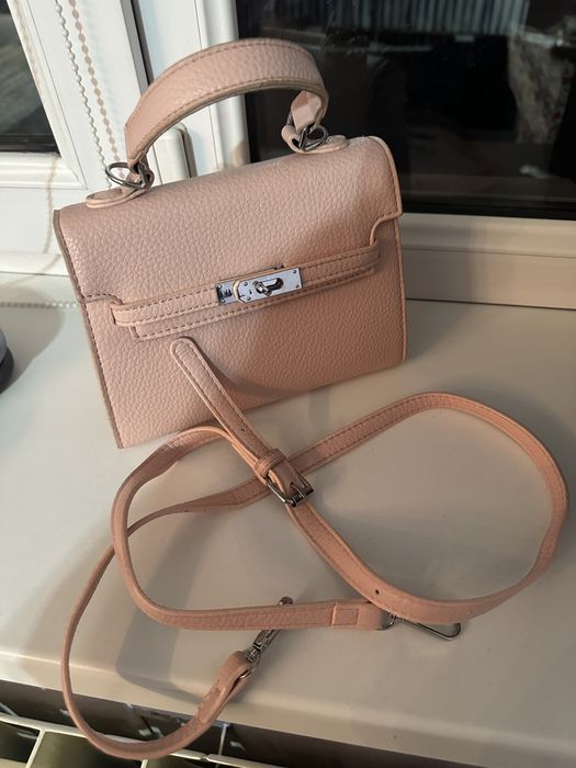 Продаю женскую сумку