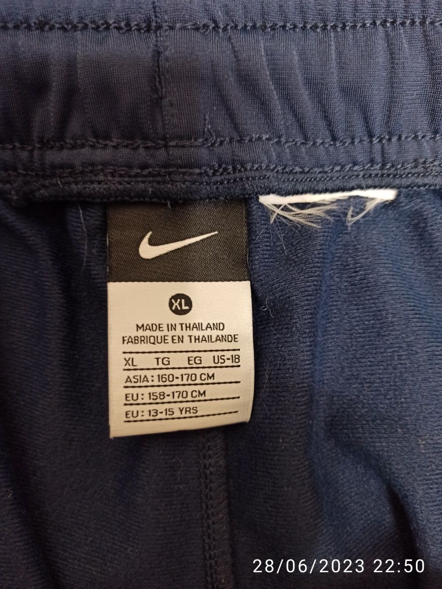 Анцунг Nike в отлично състояние