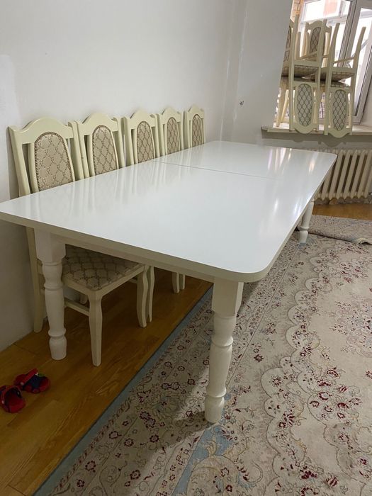 Продается стол большой для зала