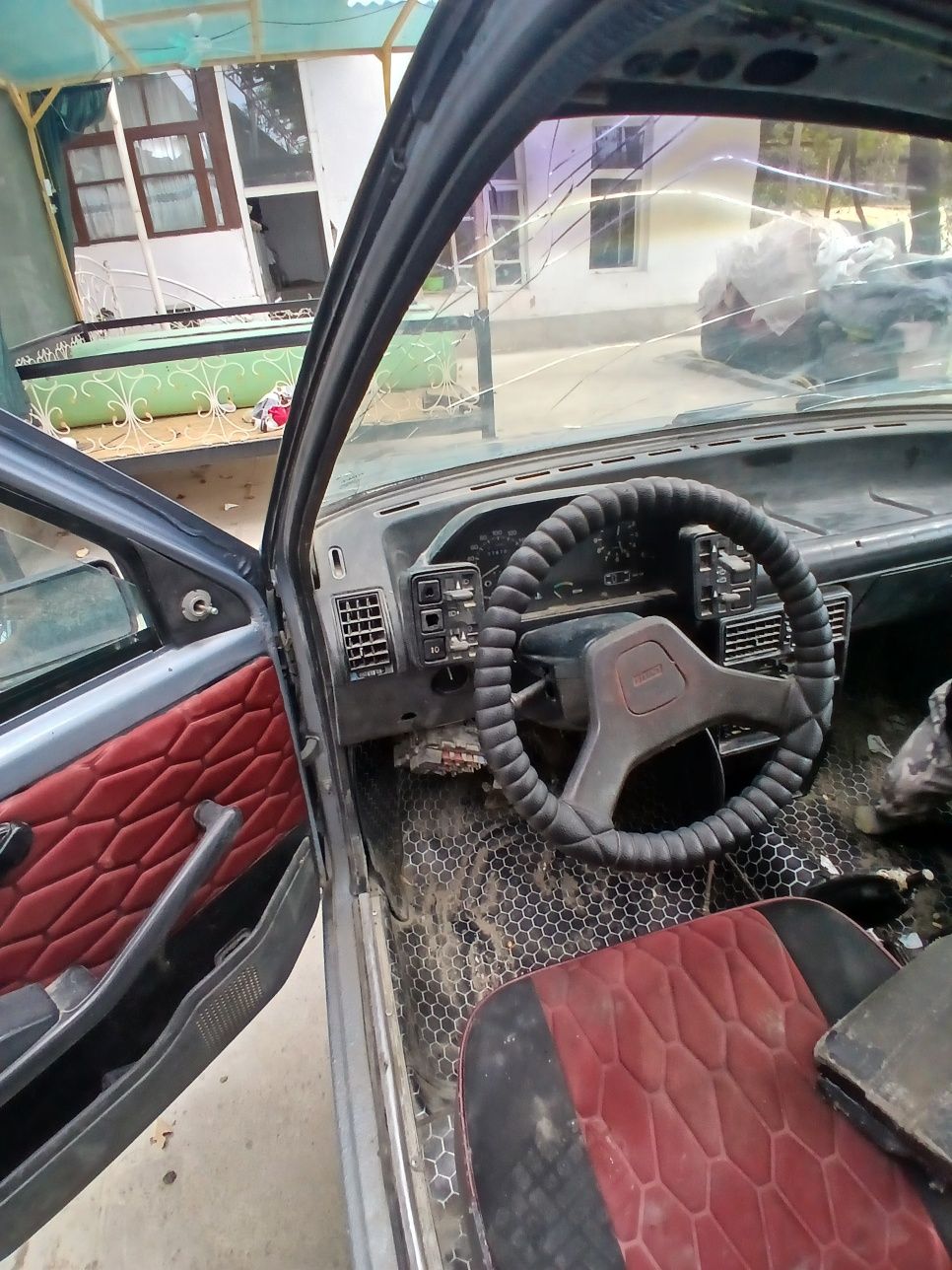 Fiat uno srochno sotiladi
