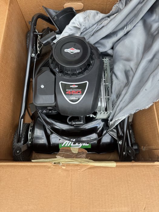 Vind masina de tuns iarba,  Briggs & Stratton 450series 148cc