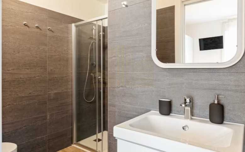 Дава се под наем Едностаен апартамент в Пловдив, Център - 25 кв.м за 117.3 € - Снимка #1