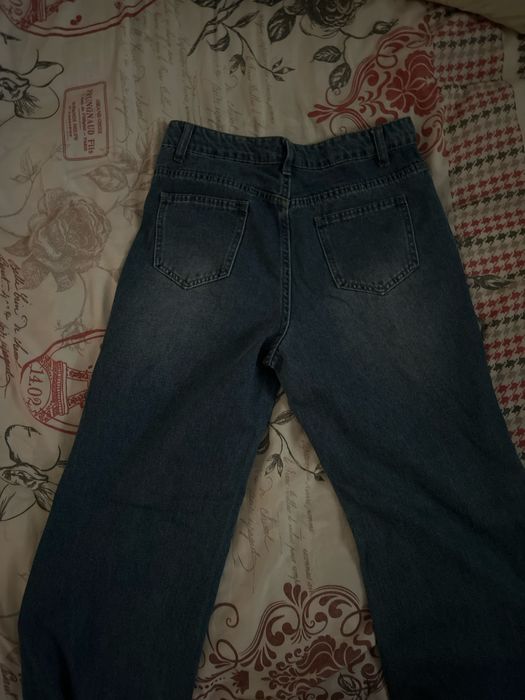 Blugi rupti albastrii