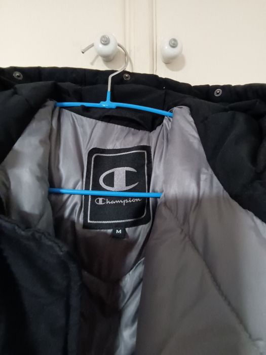 Vând Geaca groasa Champion