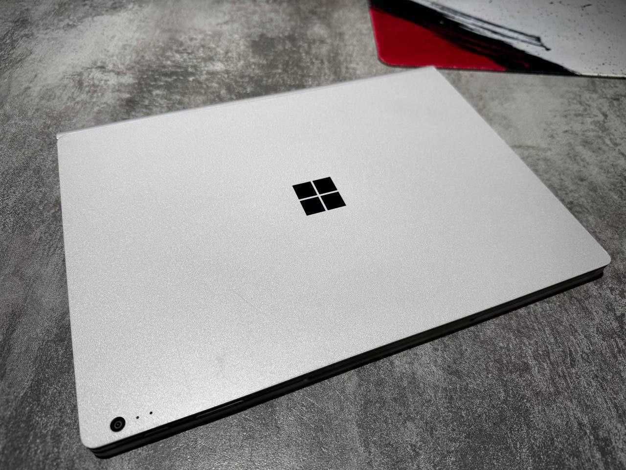 SurfaceBook 2 13.6” 3K IPS Touchscreen  I5-8350U 8GB / 256SSD Face Id