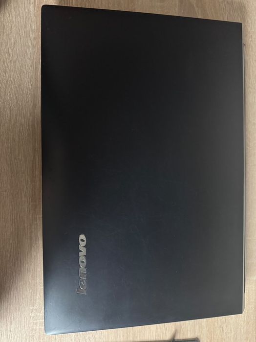 Laptop lenovo 1 TB HDD 8gb RAM